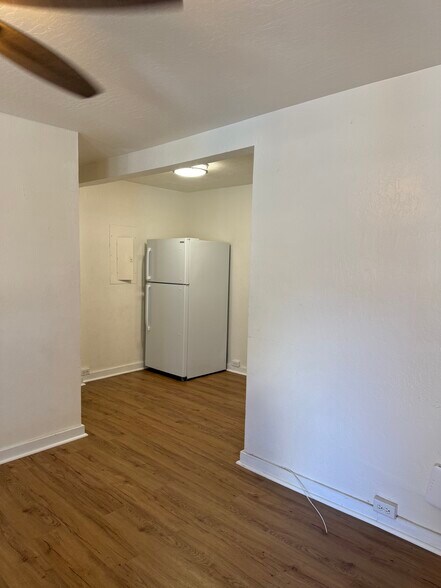 Building Photo - 607 Isenberg St