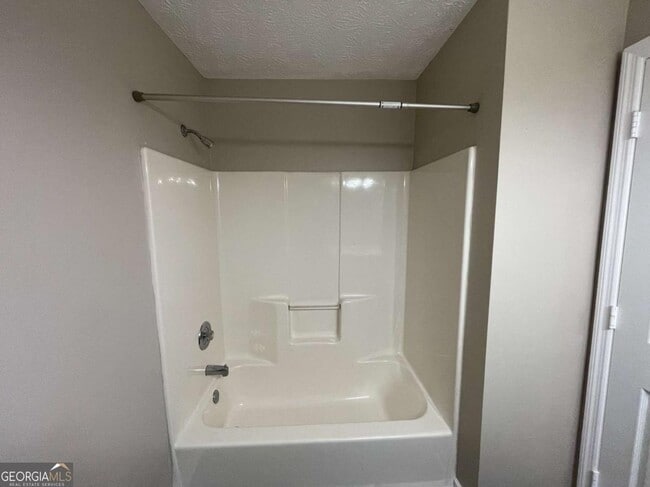 Building Photo - 3774 Meadow Creek Dr