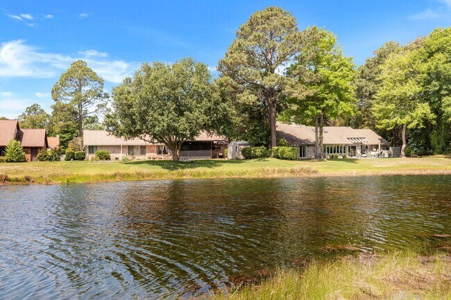 Building Photo - 708 Turnberry Cove S