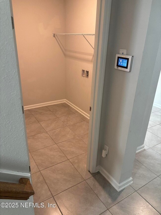 Building Photo - 12032 Bridgehampton Rd