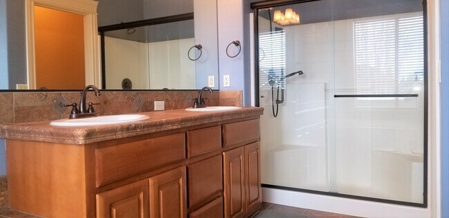 Building Photo - Camas Schools! Stunning Custom Home!  3 Be...