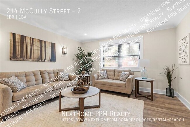 Building Photo - 214 McCully St