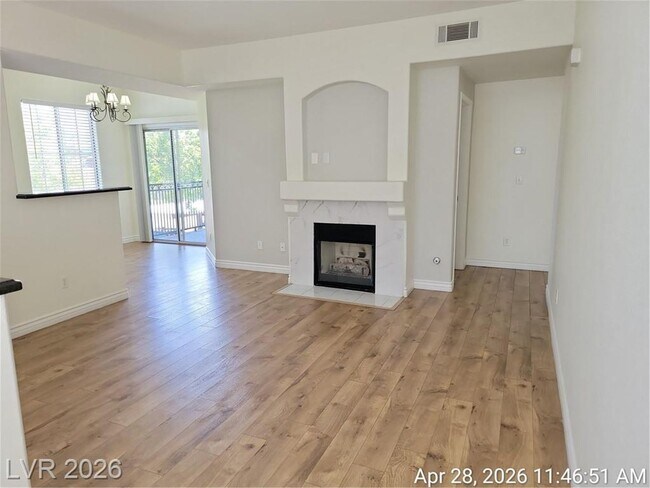 Building Photo - Gated Falls Condo with 3 Bedrooms, Granite Kitchen & Resort Amenities