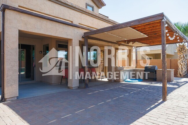 Building Photo - Beautiful Home with a POOL Service Included