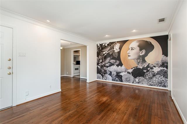 Building Photo - 8642 Daytonia Ave