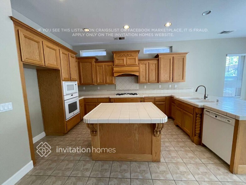 Building Photo - 9419 Berkshire Ln
