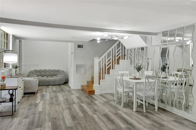 Building Photo - 3375 SW 29th Terrace