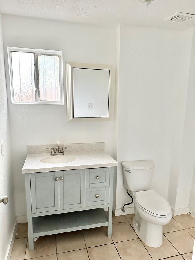 Building Photo - 3718 Moore St