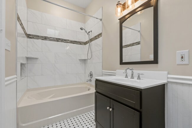 Building Photo - 3313 Hudson St