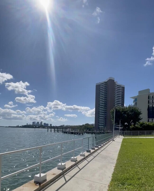 Building Photo - 880 NE 69th St