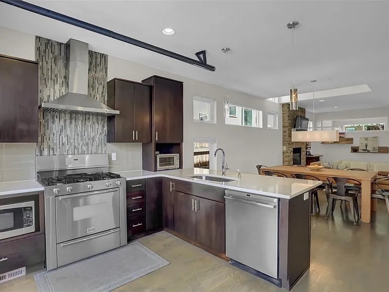 Building Photo - 2713 Grove St