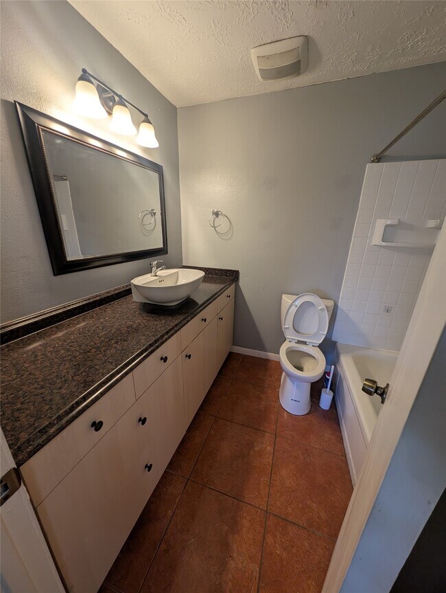 Building Photo - 23107 Summergate Dr