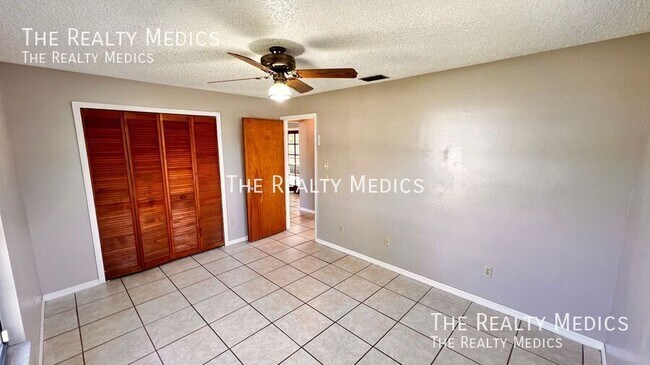 Building Photo - 1630 Fentress Ave