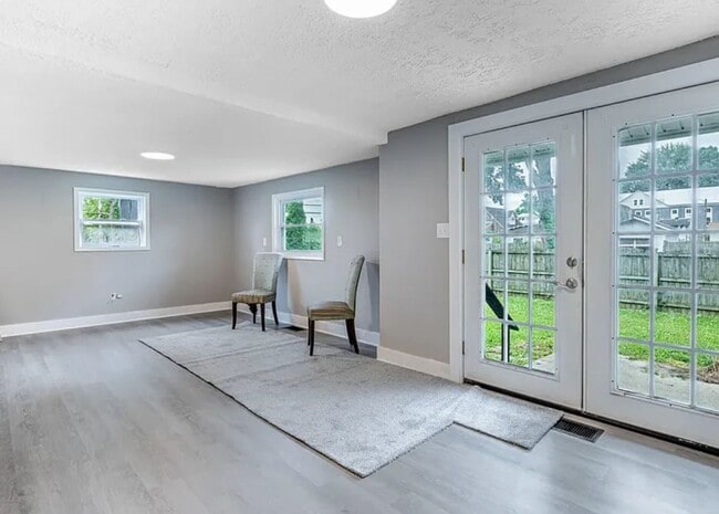 Building Photo - Charming Two-Story Home for Rent in North Hampton!