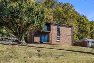 Building Photo - AVAILABLE NOW. $1450 MONTH. 3 BED 1 BATH. IDEAL LOCATION IN BELLEVUE. CLOSE TO EVERYTHING WEST NA...