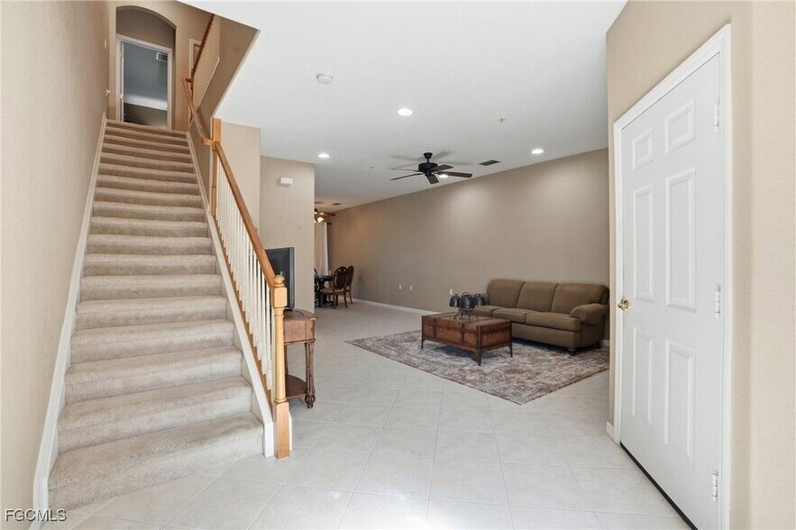 Building Photo - 3211 Cottonwood Bend