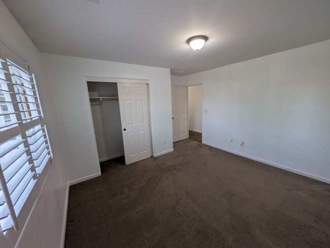 Building Photo - 3200 S Jensen Ct