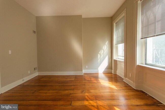 Building Photo - 727 Spruce St