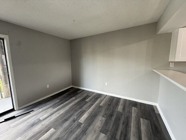 Building Photo - **Move in Special! Inquire now! **Recently...