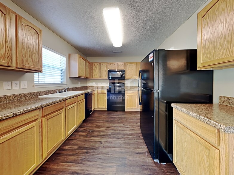 Building Photo - 133 Broken Branch Dr