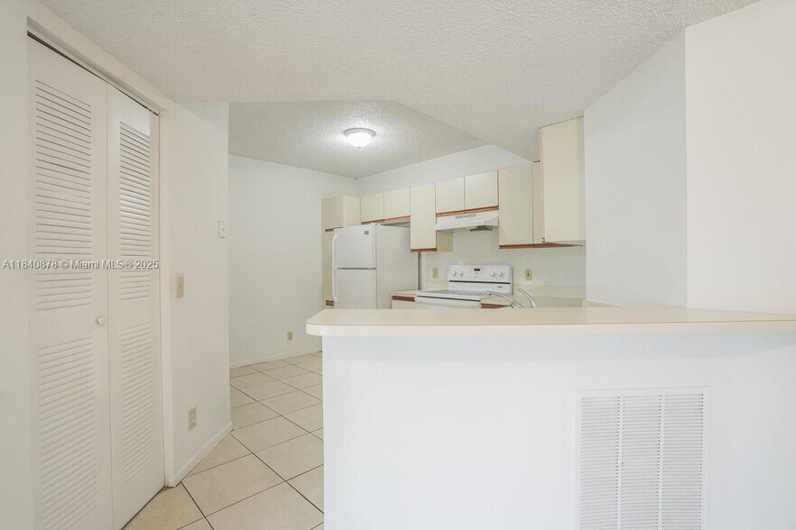 Building Photo - 9033 Wiles Rd