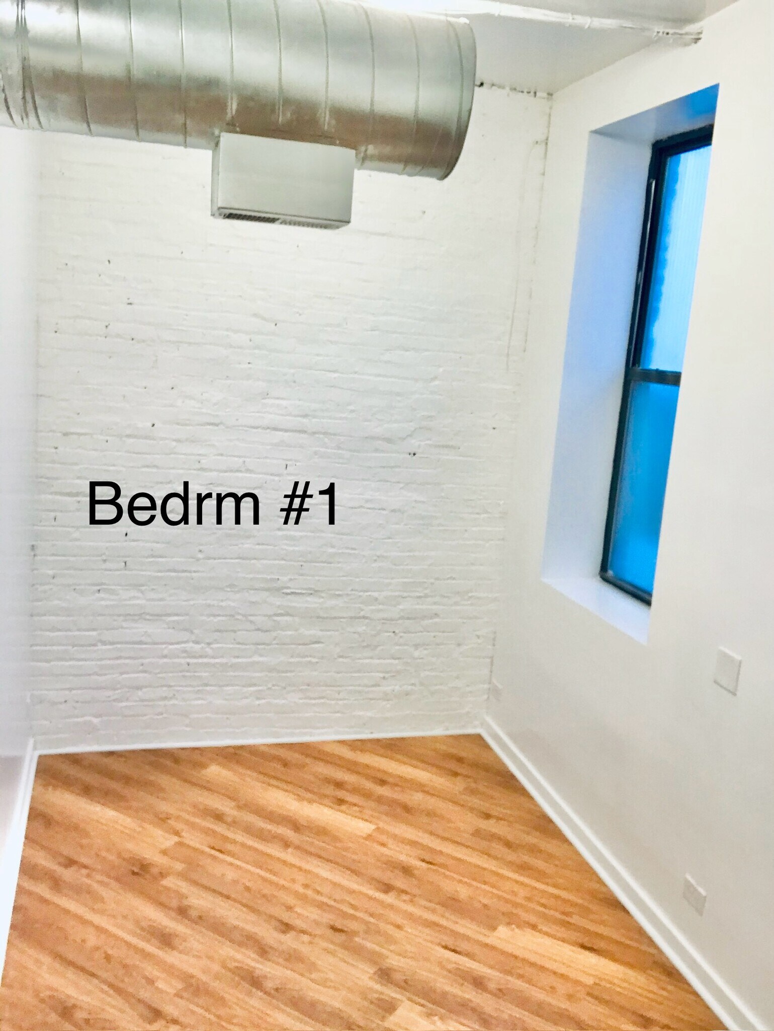 Building Photo - 738 N Clark St