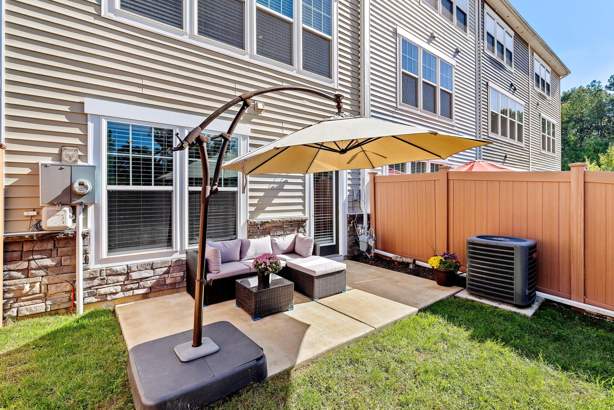 Building Photo - 2138 Perennial Cir