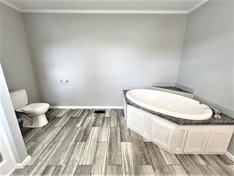 Building Photo - 5173 Coventry Dr