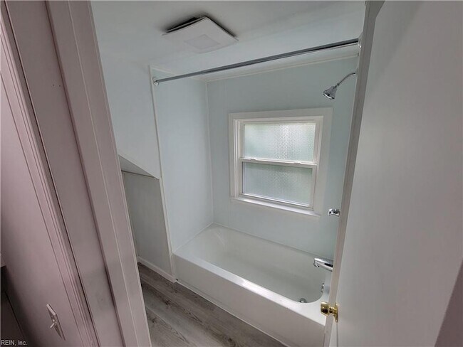 Building Photo - 5905 Hampton Blvd