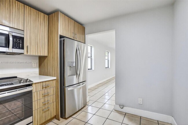 Building Photo - 1721 SW 40th Terrace
