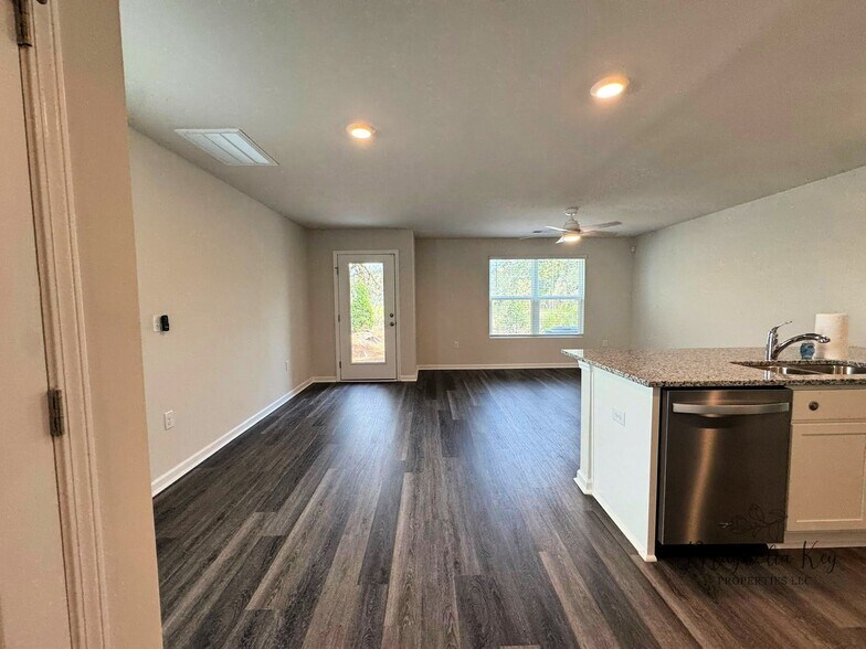 Building Photo - 555 Gemstone Blvd