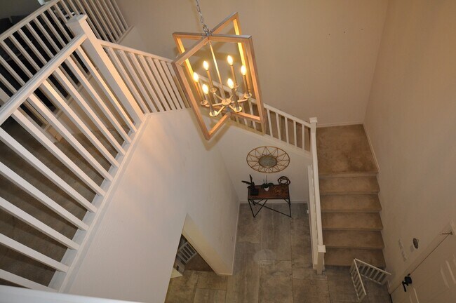 Building Photo - Stunning 5bed/3bath 2771 sq/ft Gilbert Home!