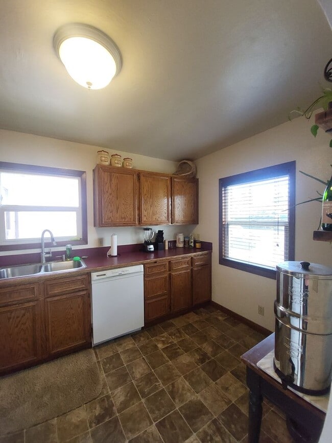 Building Photo - 2 Bedroom 1 Bath in Centralia