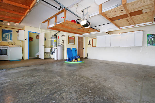 2 car Garage - 4531 Chateau Dr