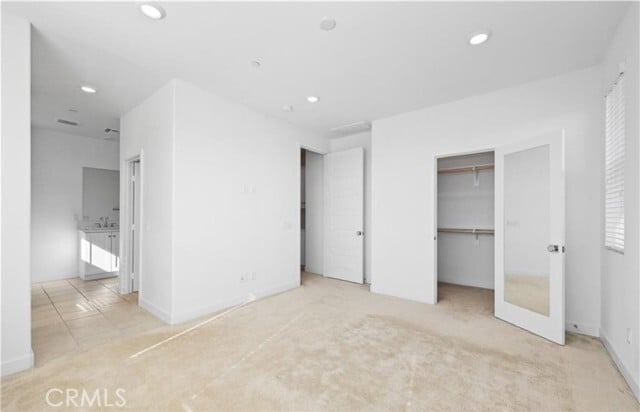 Building Photo - 319 Carmona