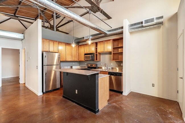 Building Photo - 3033 Blake St