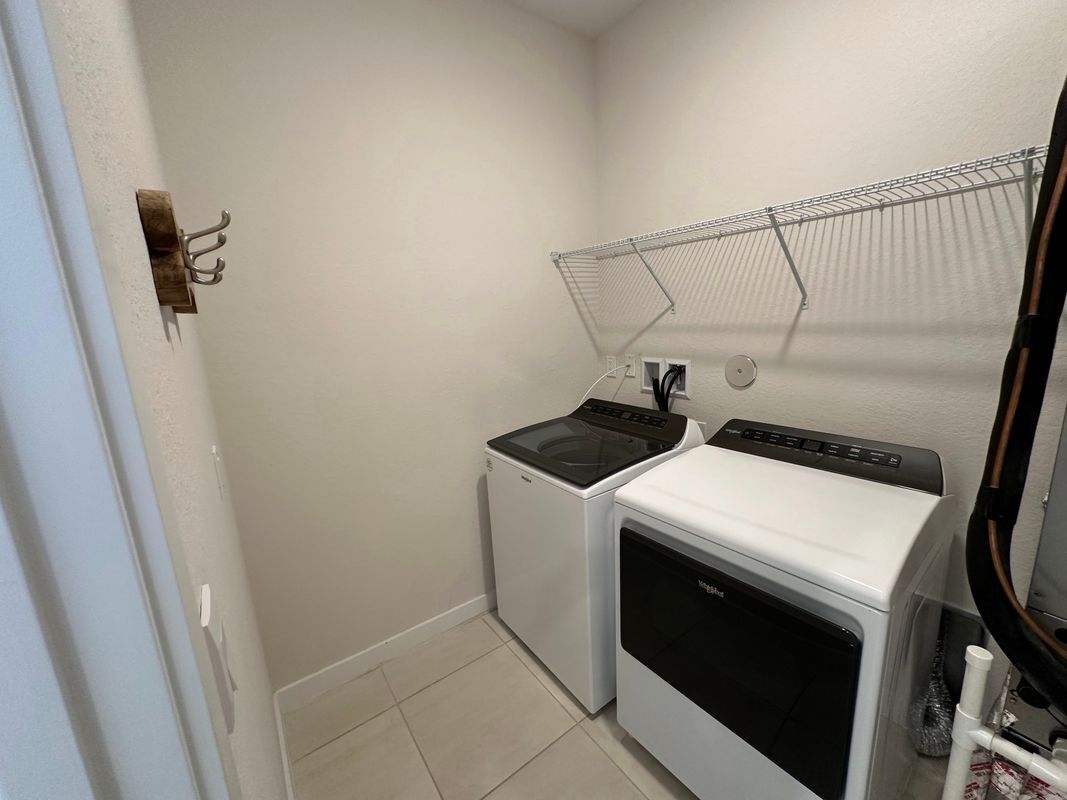 Building Photo - 7078 Rockwood Rd