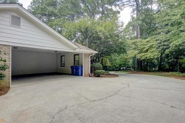 Building Photo - 130 Aspen Way