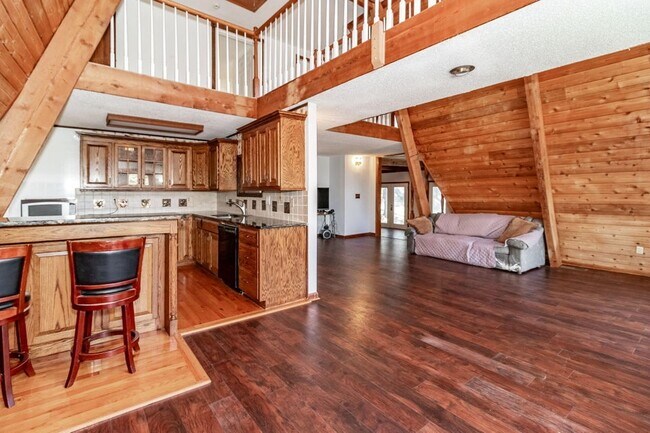 Building Photo - 2865 Old Thomson Rd