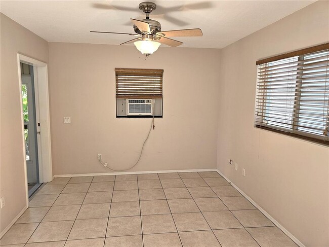Building Photo - 1088 Panda Rd