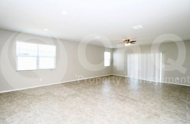 Building Photo - 1027 W Avalon Canyon Dr