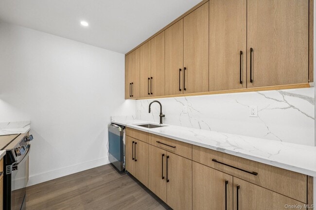 Building Photo - 325 Manville Rd