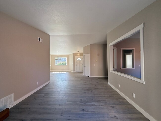 Building Photo - Completely Remodeled Home