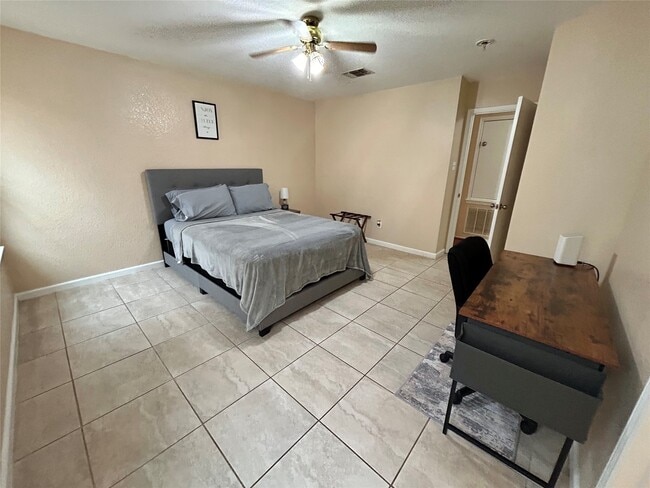 Building Photo - 13207 Gatton Park Dr