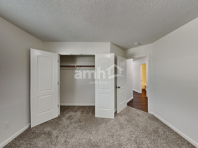 Building Photo - 1475 Stewart Dr