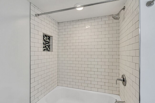 Building Photo - Elegant Yale Crest Bungalow in the Heart o...