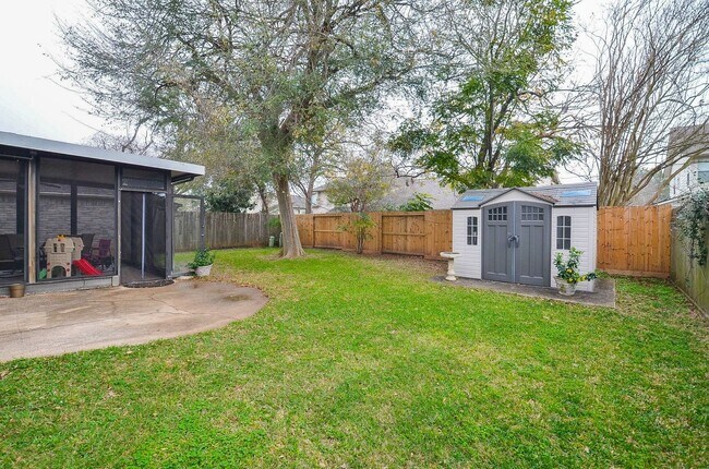 Building Photo - 4614 Rainbow Run