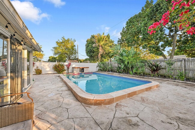 Building Photo - 5708 NW 24th St