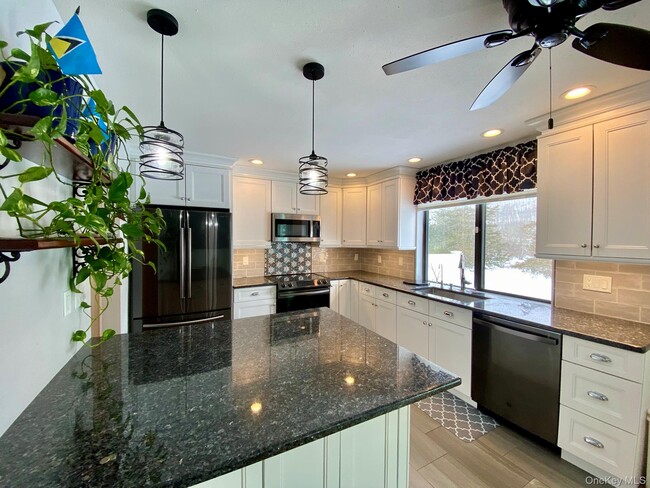 Building Photo - 404 Mountain Laurel Dr