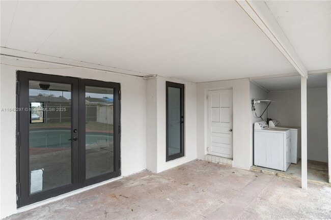 Building Photo - 6308 SW 22nd St